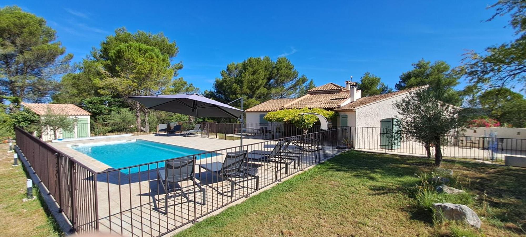 Апартаменти La Ribasse En Provence Венель Номер фото